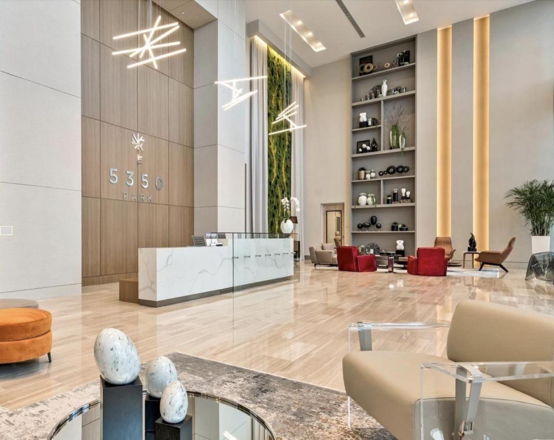 Downtown Doral, Florida. New Condo Style Resort. エクステリア 写真