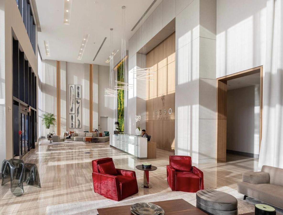 Downtown Doral, Florida. New Condo Style Resort. エクステリア 写真