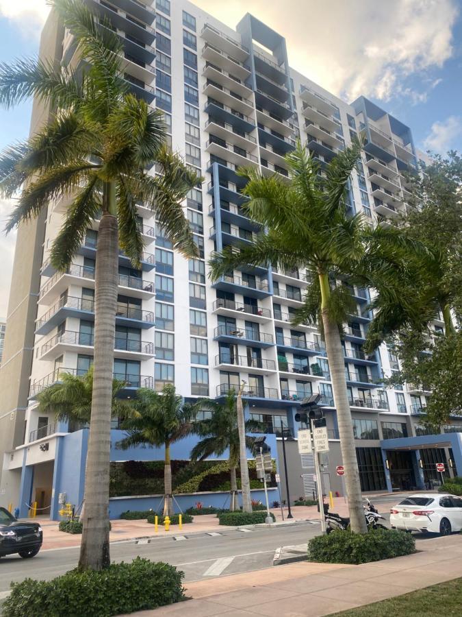 Downtown Doral, Florida. New Condo Style Resort. エクステリア 写真