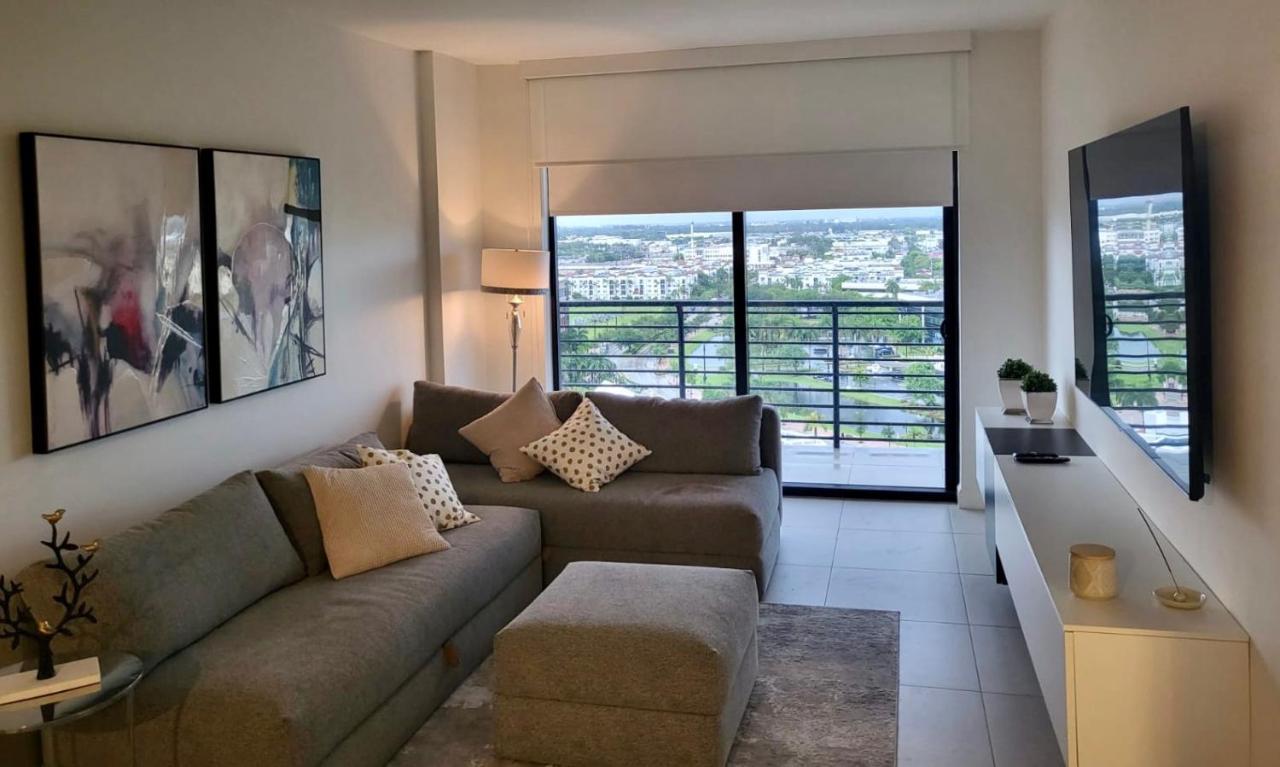Downtown Doral, Florida. New Condo Style Resort. エクステリア 写真